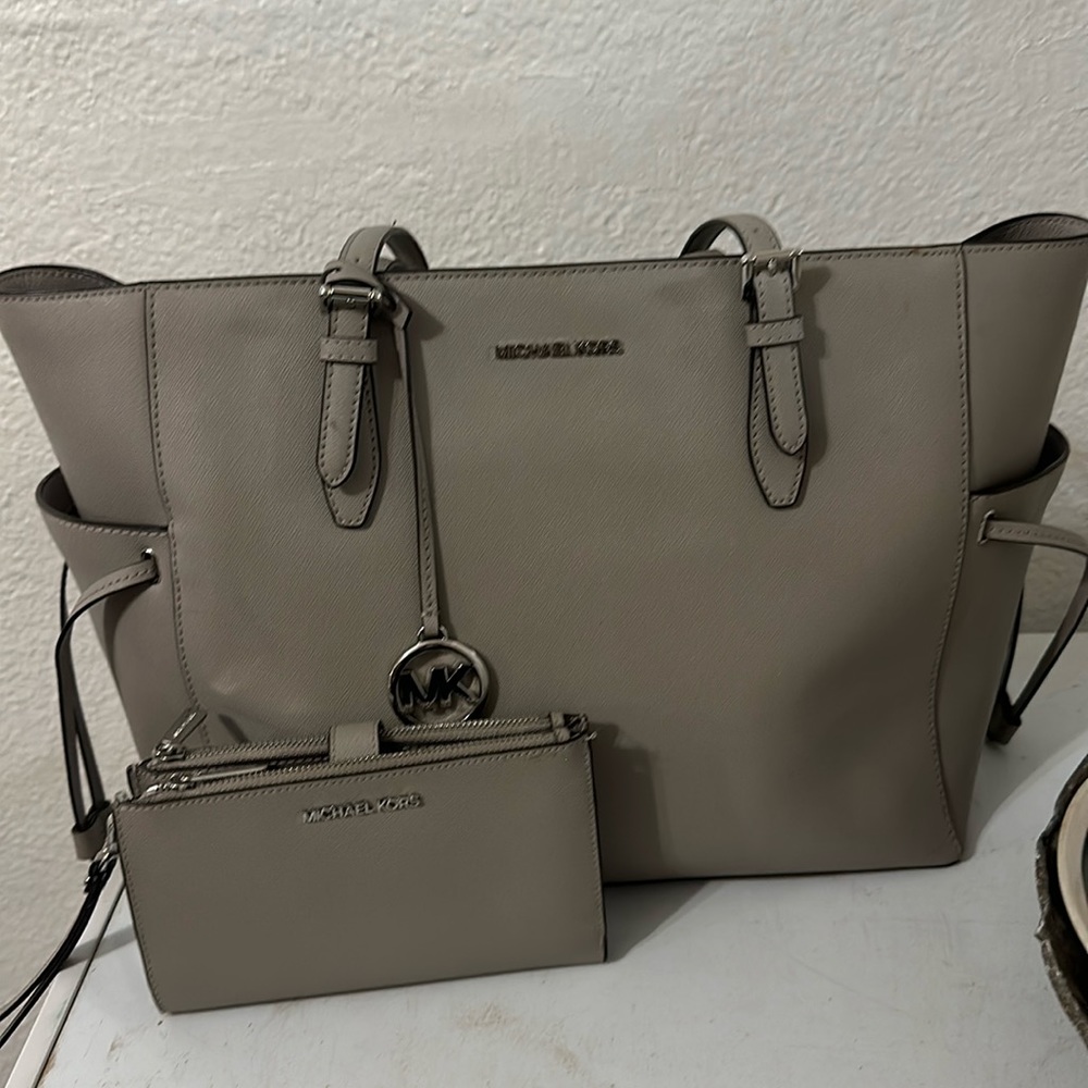 Michael kors set